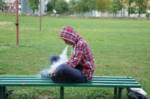 adolescente-sigarette-elettroniche